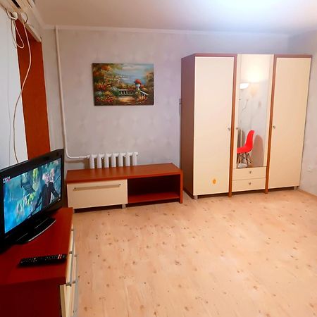 2Кімнатна В Центрі Госпіталь Вокзал Мечнікова Все Поруч Lägenhet Dnipro Exteriör bild